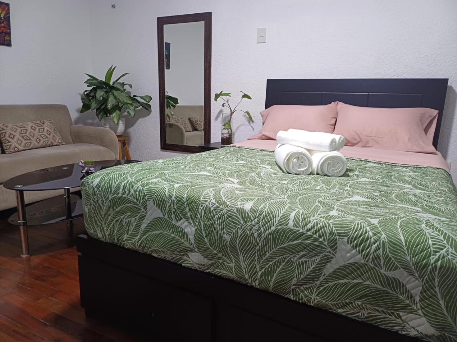 Green Love Lima Luaran gambar